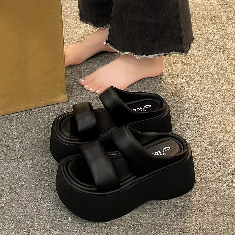 厚底高跟小个子凉拖鞋女夏外穿2025新款网红超火时尚配裙子沙滩鞋