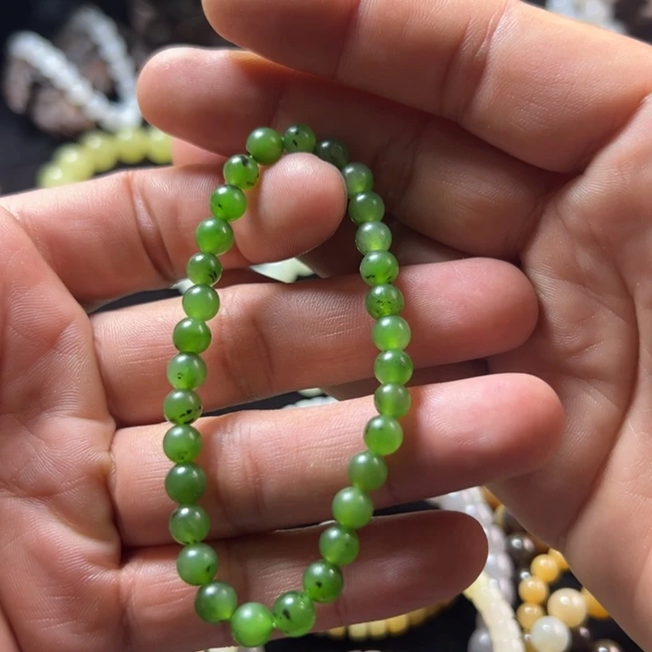 和田玉未镶嵌手串