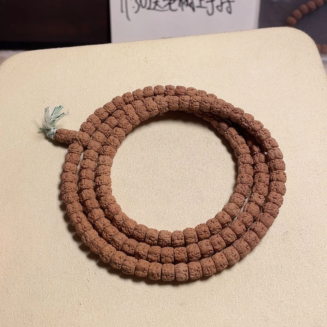 圆****吊坠金刚菩提佛手