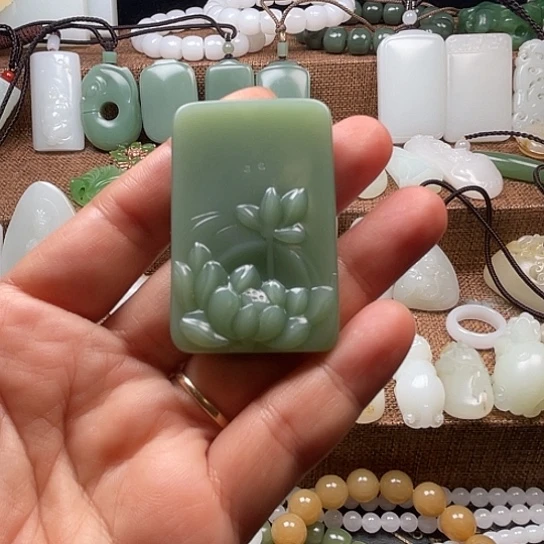 和田玉（碧玉）颈饰未镶嵌米**洛