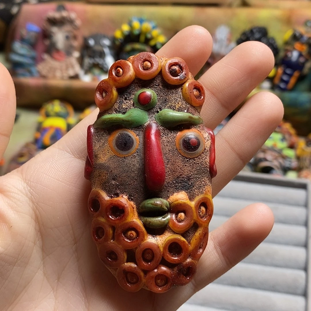 颈饰琉璃圈圈胡老娃089