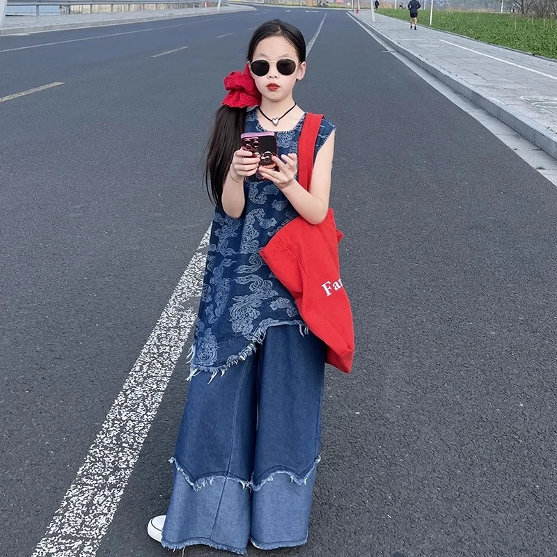女童牛仔套装新款春夏洋气国潮风圆领提花背心裙牛仔阔腿裤两件套