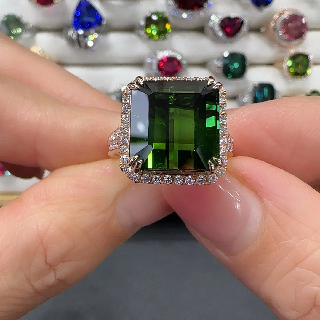 18K金镶嵌碧玺戒指11.55ct