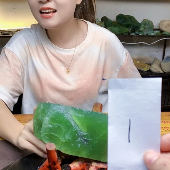 【闪购商品】蛇纹石玉未镶嵌原石木*