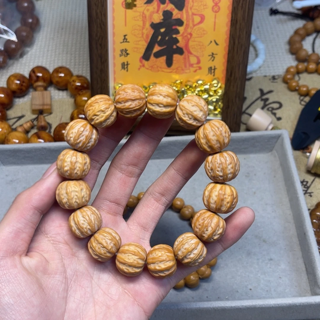 克***多吊坠猴头核桃京巴棱