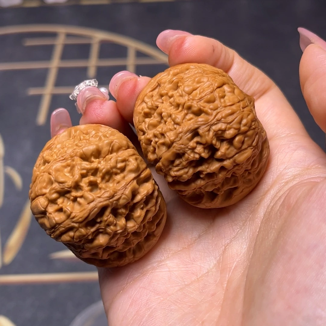 文玩核桃吊坠和尚头