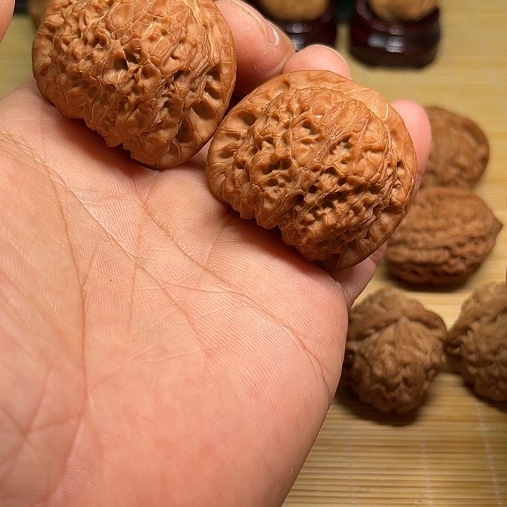 把件桃核全品无修血麒麟