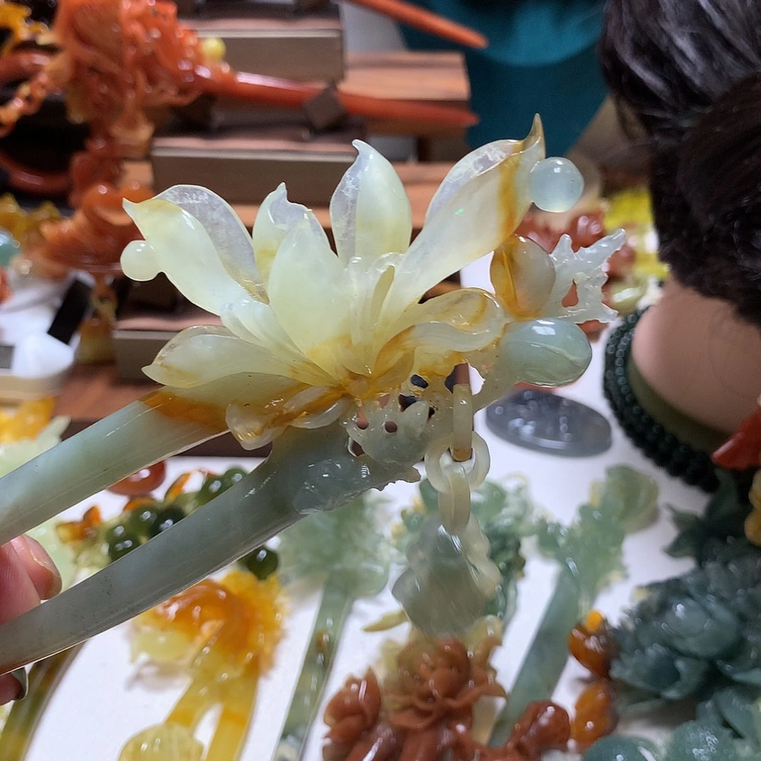 盈***希蛇纹石玉合金发饰