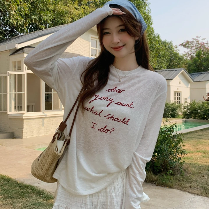 热者春夏莱赛尔字母长袖T恤女新款老钱风慵懒轻薄打底衫T恤女