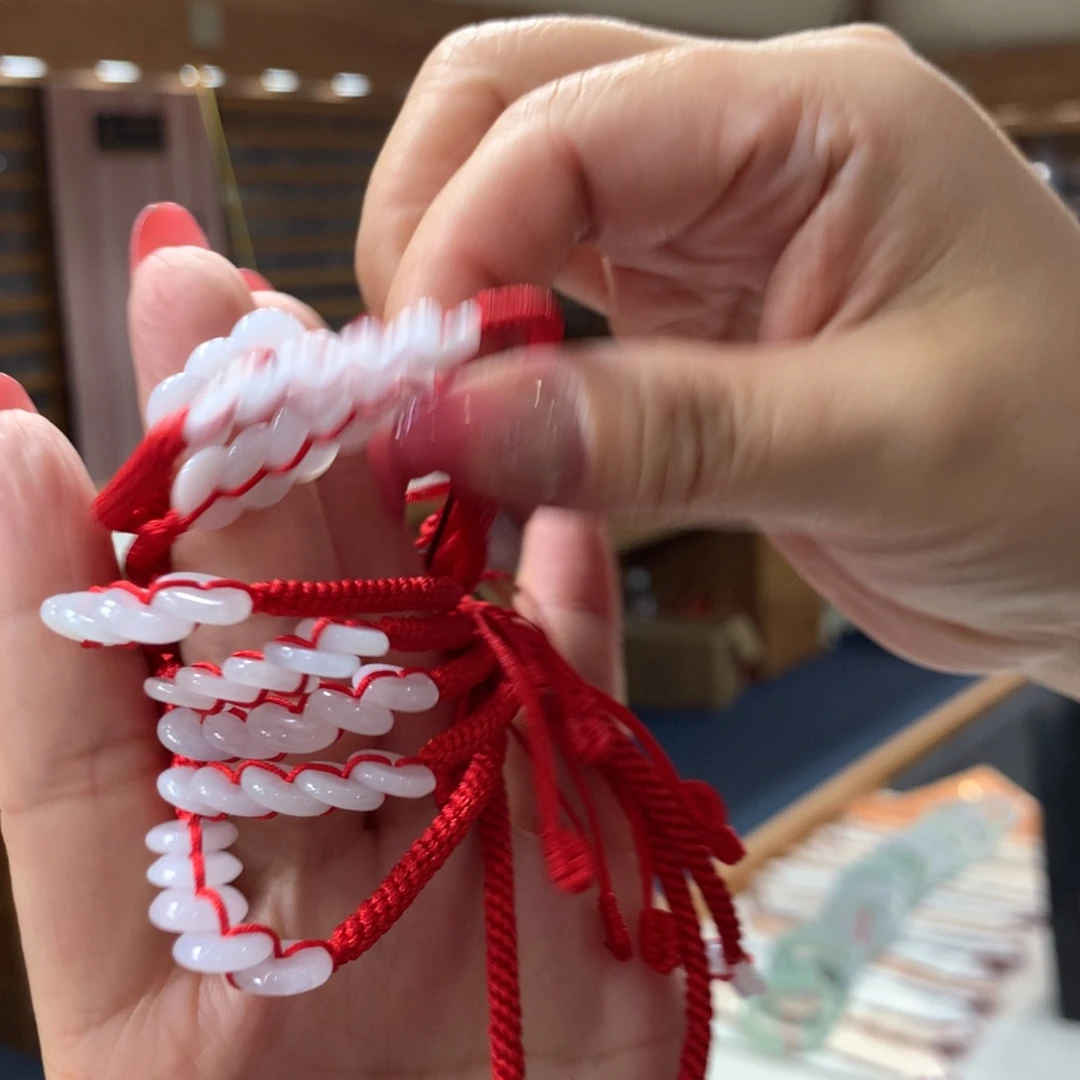 翡翠未镶嵌手链多样性发一