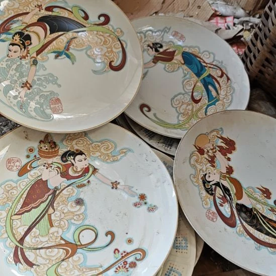 库存微瑕飞天盘子一套大