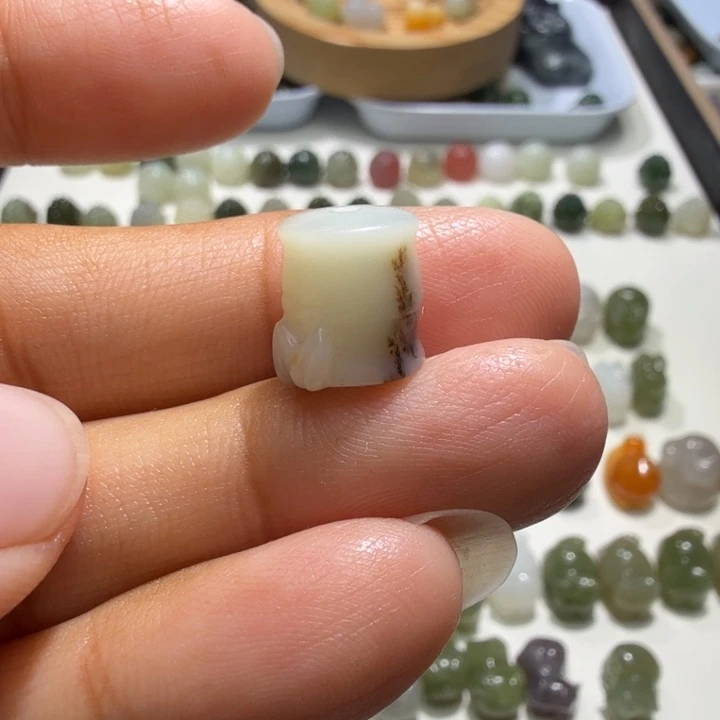 未镶嵌和田玉珠宝半成品