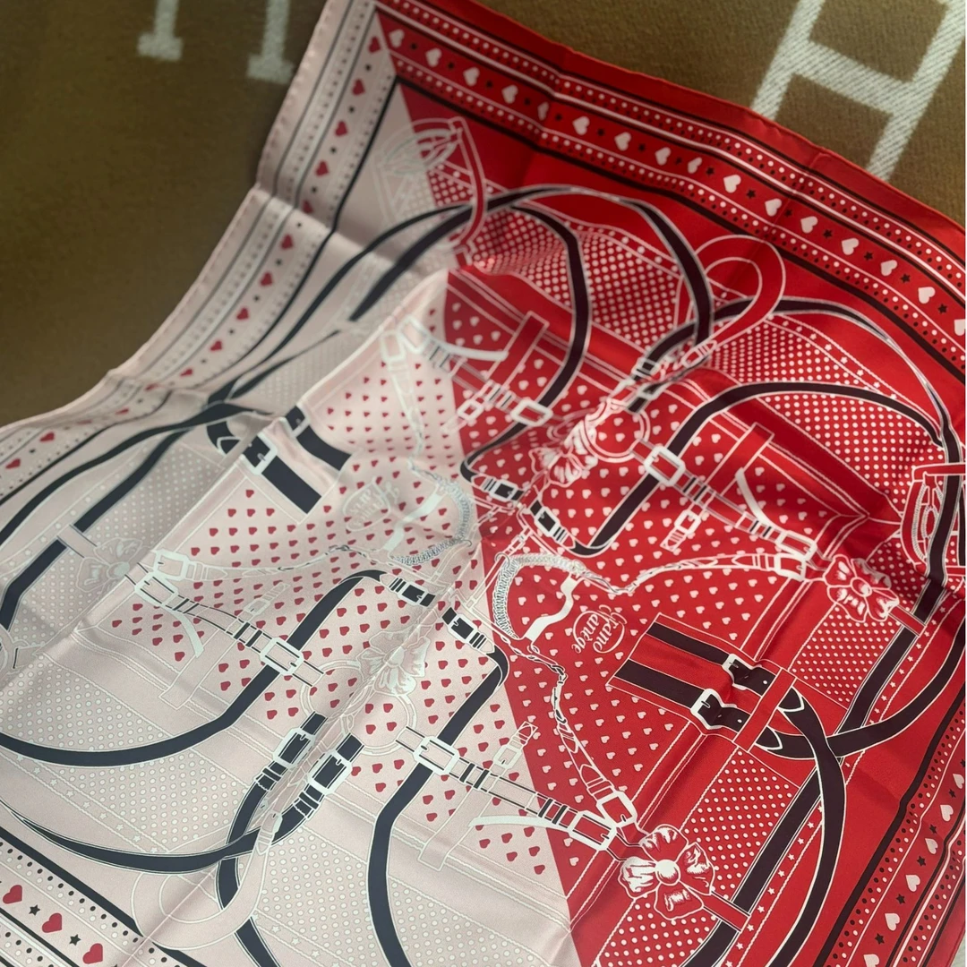 未使用 Hermes/爱马仕 爱马仕拼色丝巾70x70CM