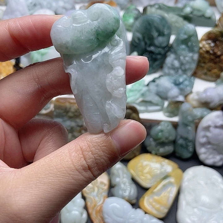 翡翠未镶嵌颈饰翡翠