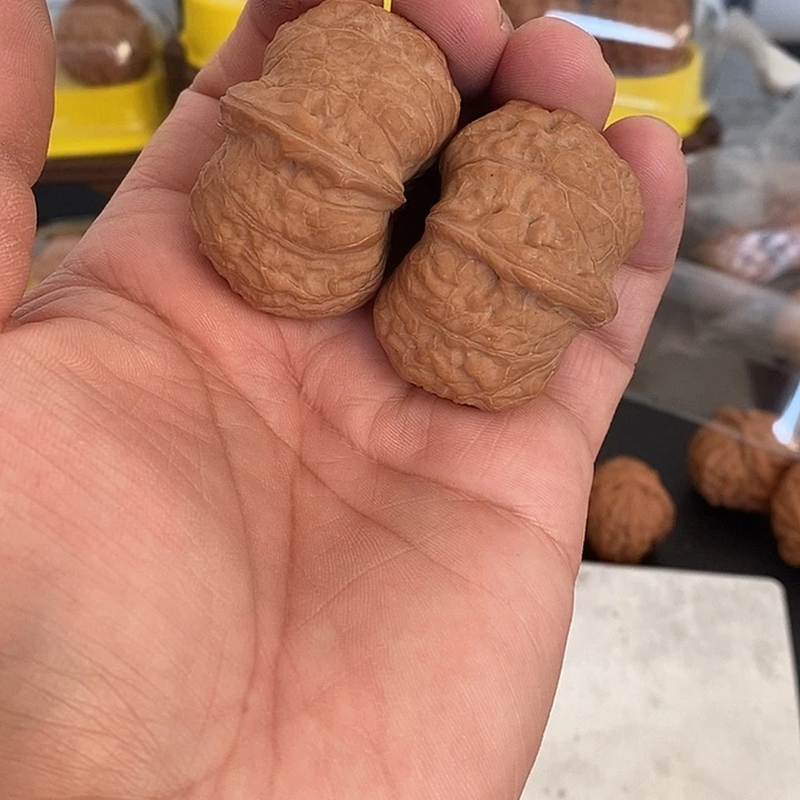 意***人文玩核桃吊坠45尺，南瓜墩