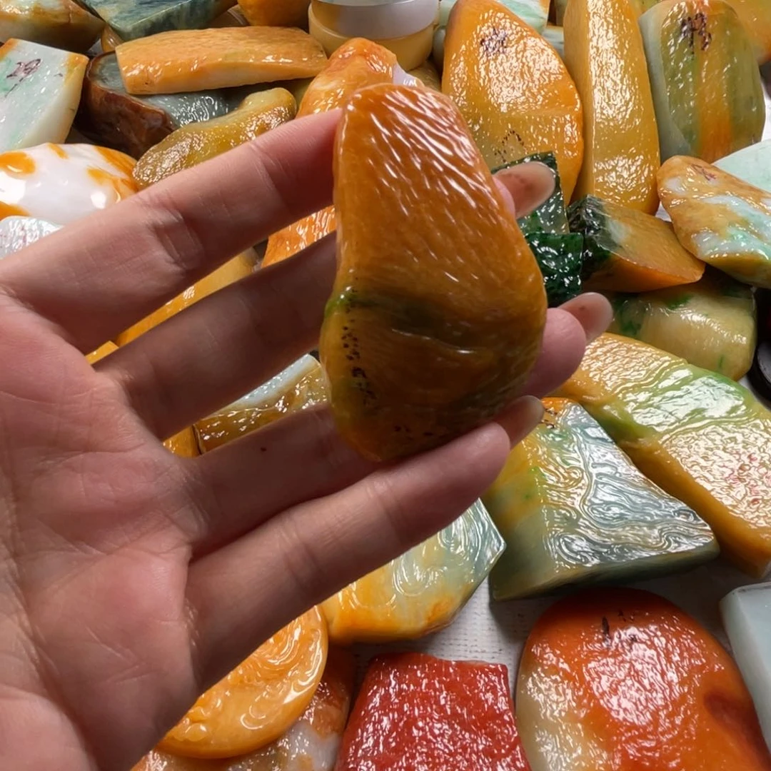 【闪购商品】颈饰未镶嵌翡翠翡翠