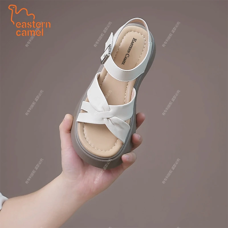 东方骆驼时尚女凉鞋夏季外穿一字扣镂空洞洞鞋透气女士罗马凉鞋