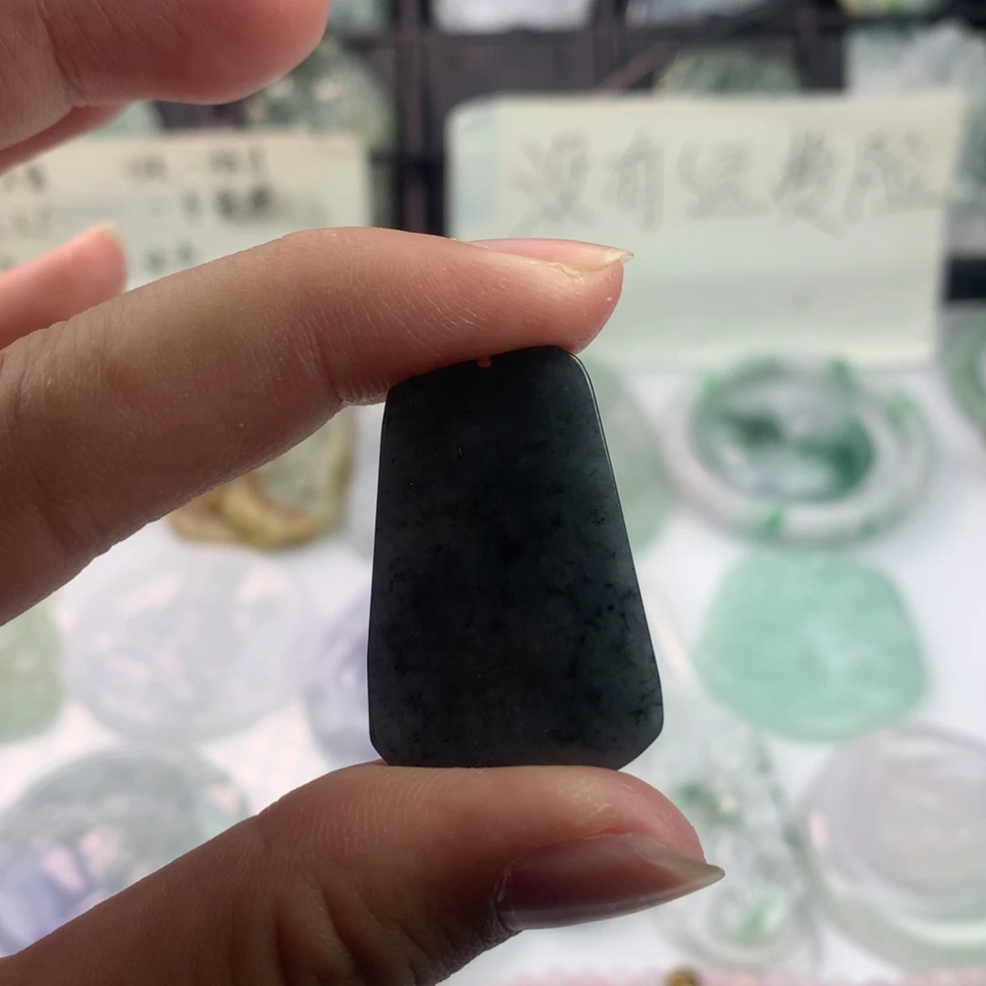 翡翠颈饰未镶嵌一