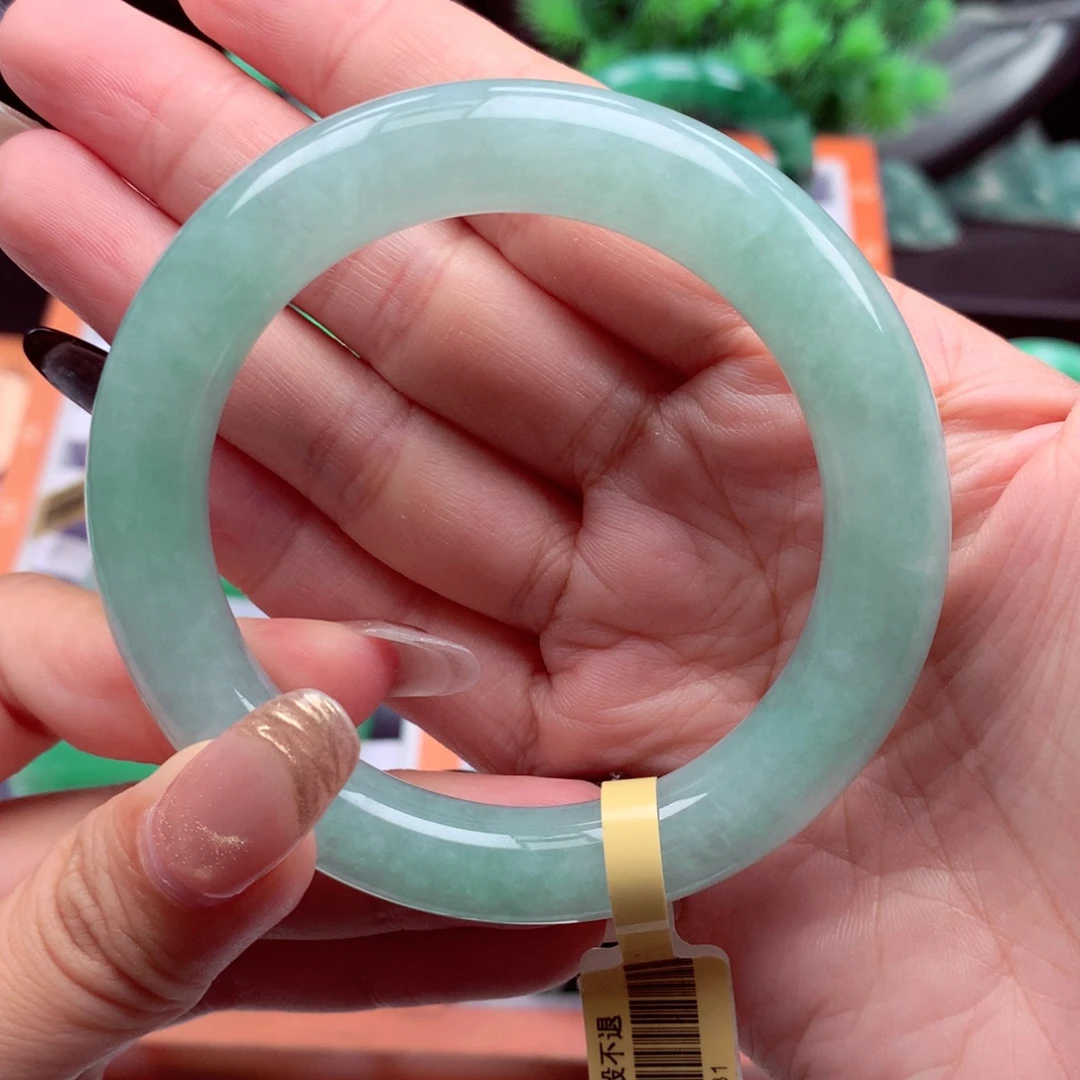翡翠未镶嵌手镯翡翠