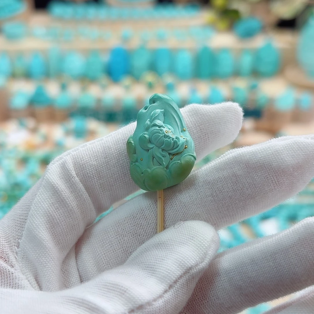 绿松石未镶嵌珠宝奇石