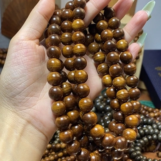 老山檀香黑肉沉水1.2/108颗