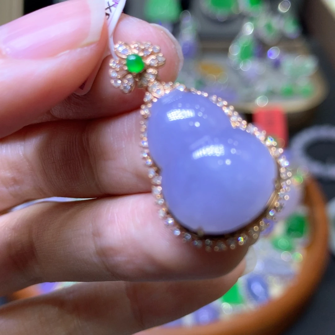 【闪购商品】翡翠颈饰18K金镶嵌翡翠吊坠项链