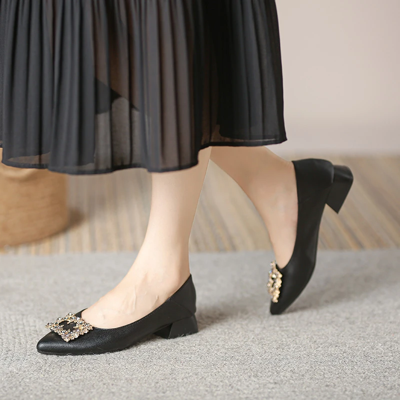 女士高跟粗跟单鞋新款尖头浅口水钻方扣时尚女士通勤高跟粗跟单鞋