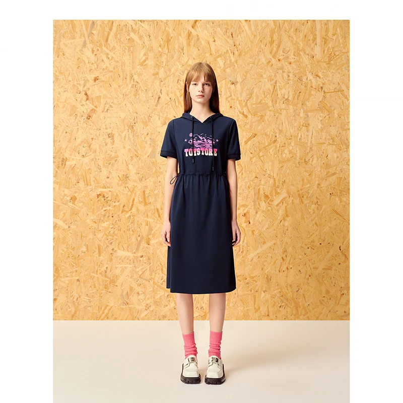 ToyzY24夏新款趣味刺绣显瘦抽绳收腰卫衣裙ZC34205070