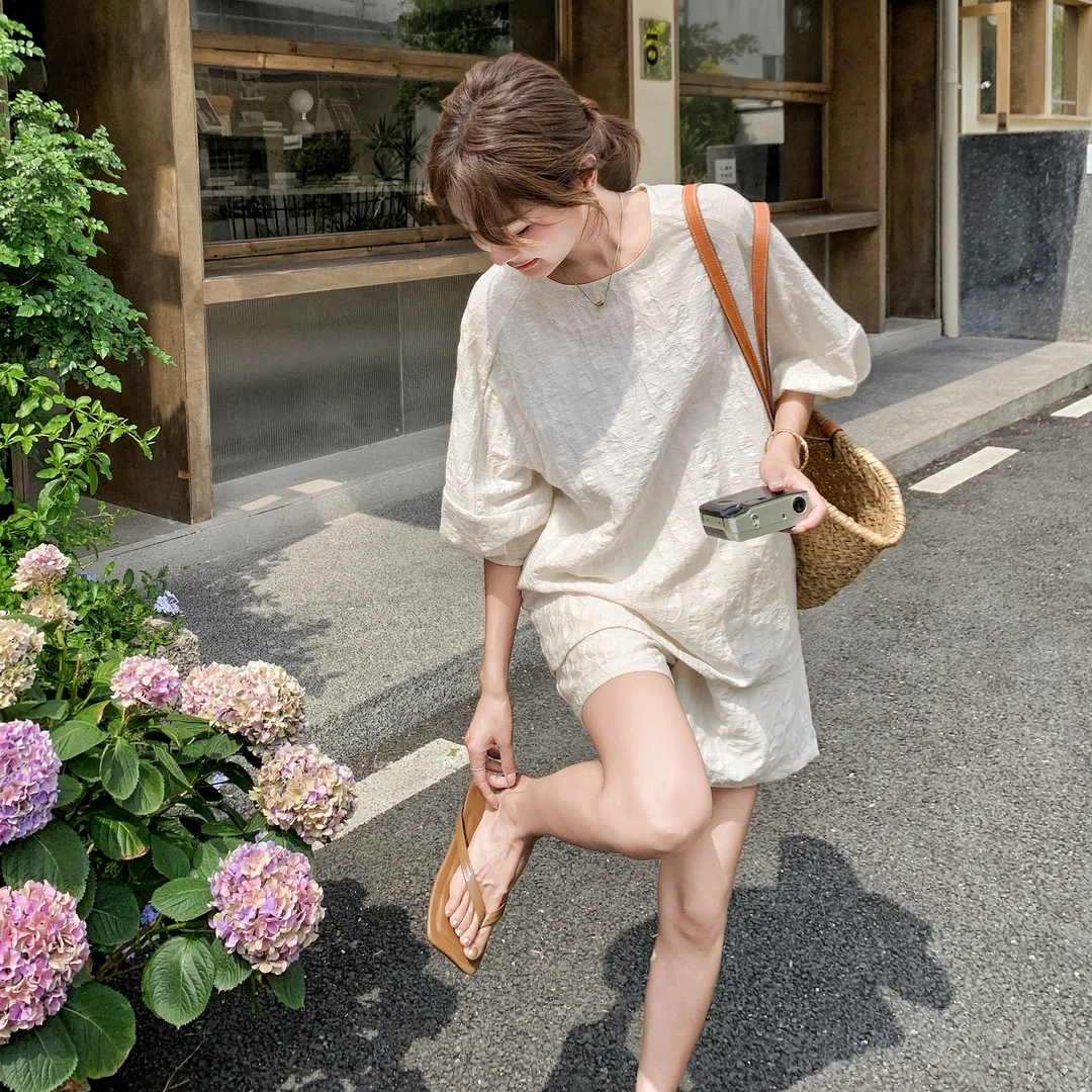 通勤老钱风慵懒松弛感套装女2025夏季新款小个子穿搭肌理感两件套