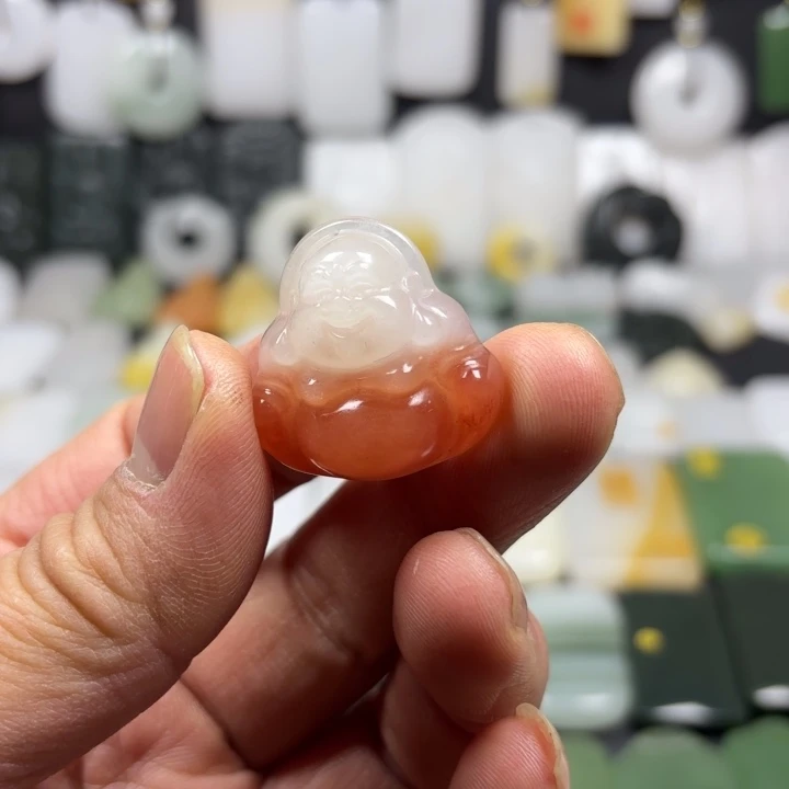 ¥***墨石英质玉（金丝玉）未镶嵌颈饰