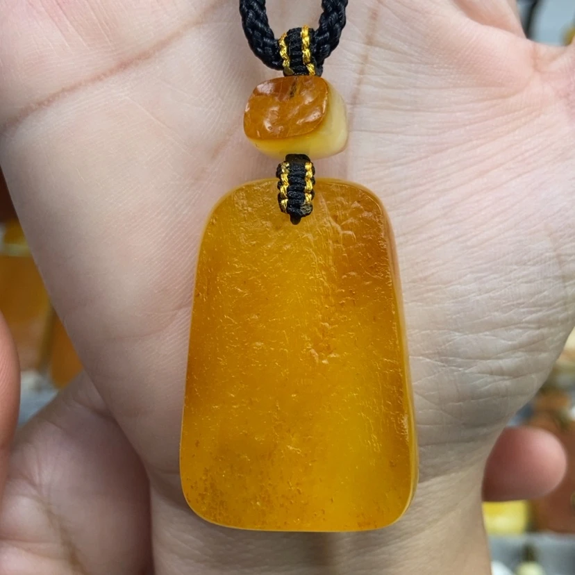 【闪购商品】琥珀颈饰未镶嵌