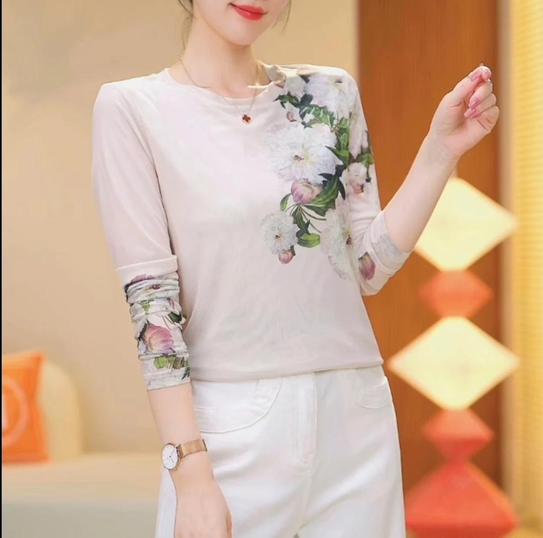 秋季上新新款定位花双层小衫显瘦气质