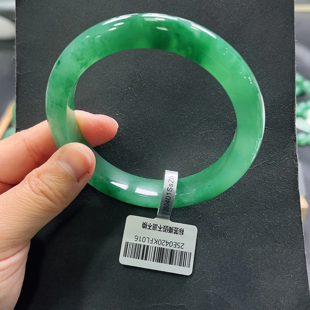石英质玉(非洲翠)合金手镯➕小甜61