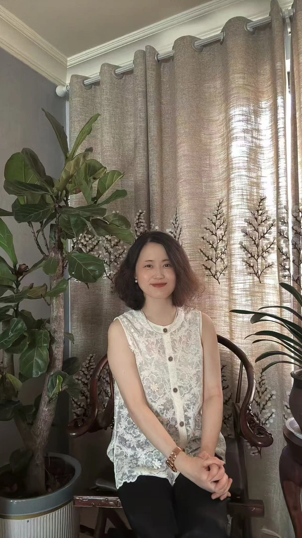 彩薇推荐 夏季街头宽松型女文艺风蕾丝小香风马甲