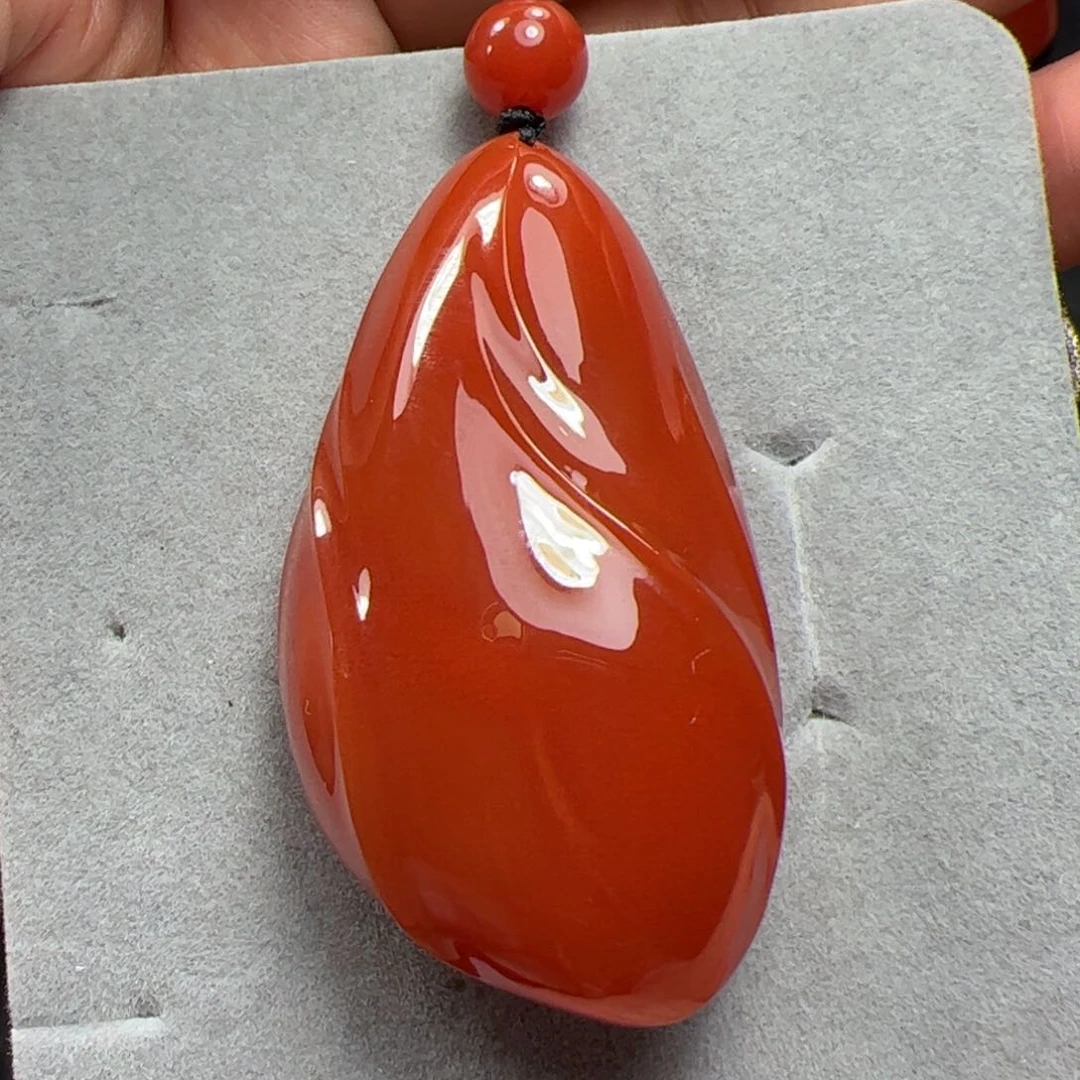 南红玛瑙吊坠未镶嵌