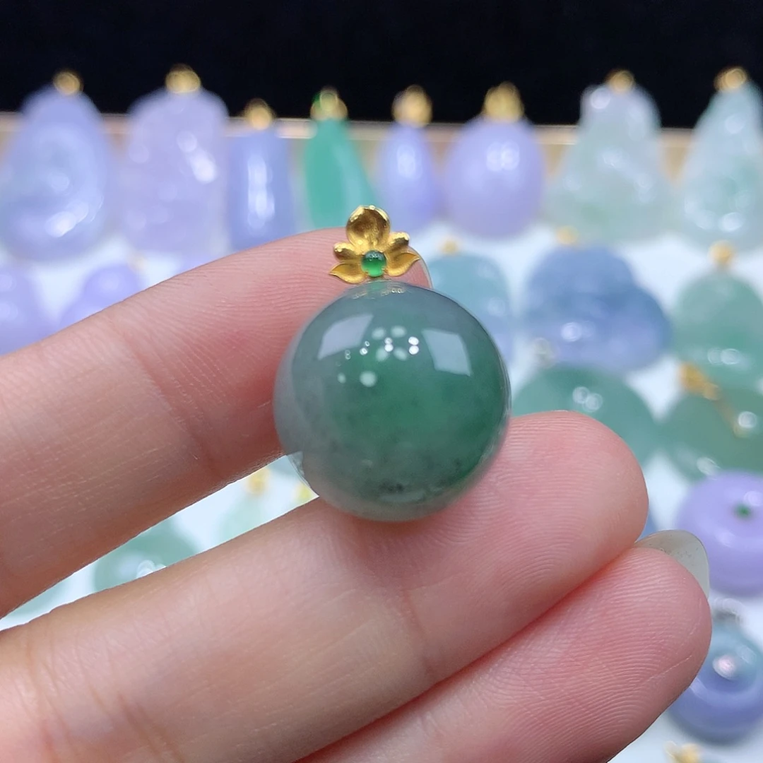 颈饰18K金镶嵌翡翠翡翠