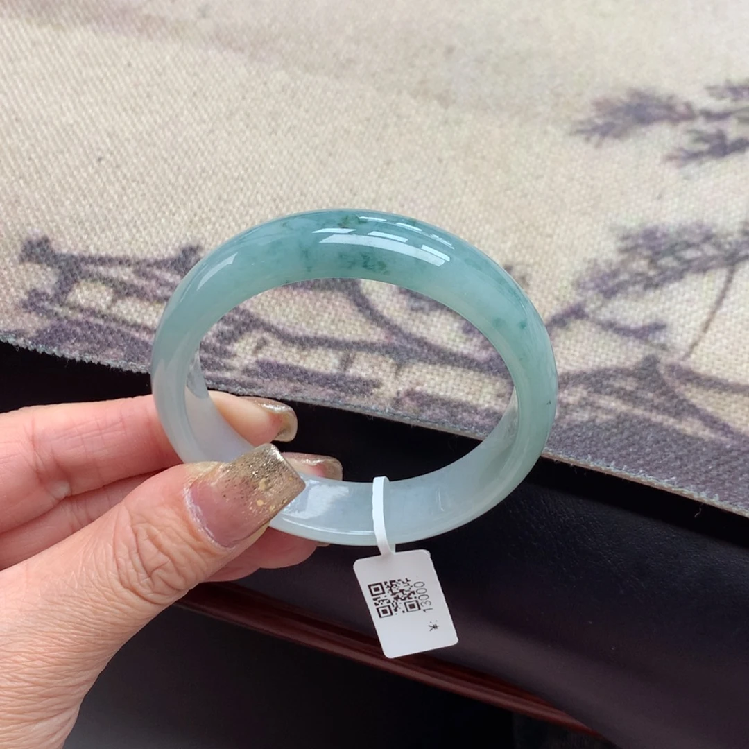 未镶嵌手镯翡翠缅甸翡翠手镯