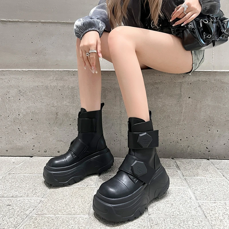 8CM学院风时尚厚底马丁靴欧货爆款圆头松糕底显瘦百搭小短靴女靴