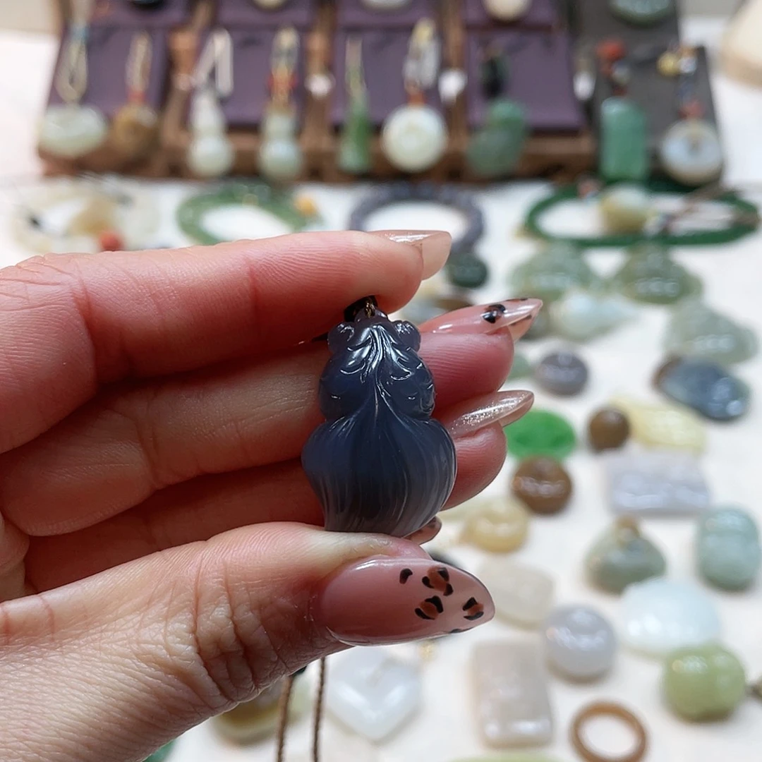 和田玉颈饰未镶嵌肆****花