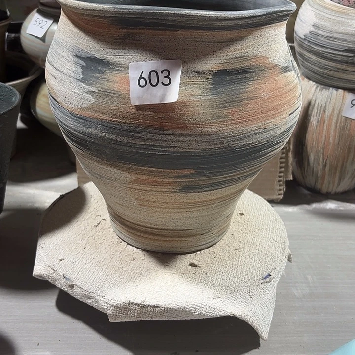 陶摆件高24，口18，口20，有孔，603