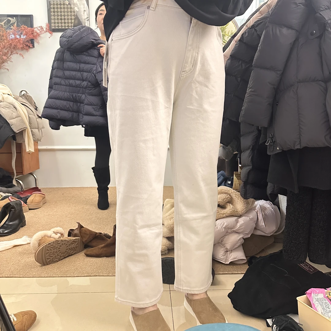 丸子姐姐冬季新品/白色加绒高腰窄版直筒牛仔裤