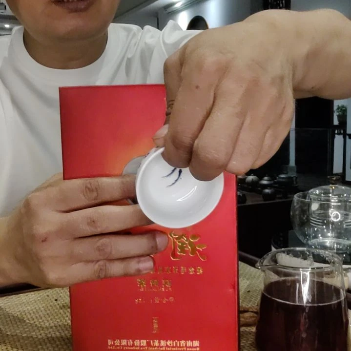 茶杯紫砂润之福种白色的那个
