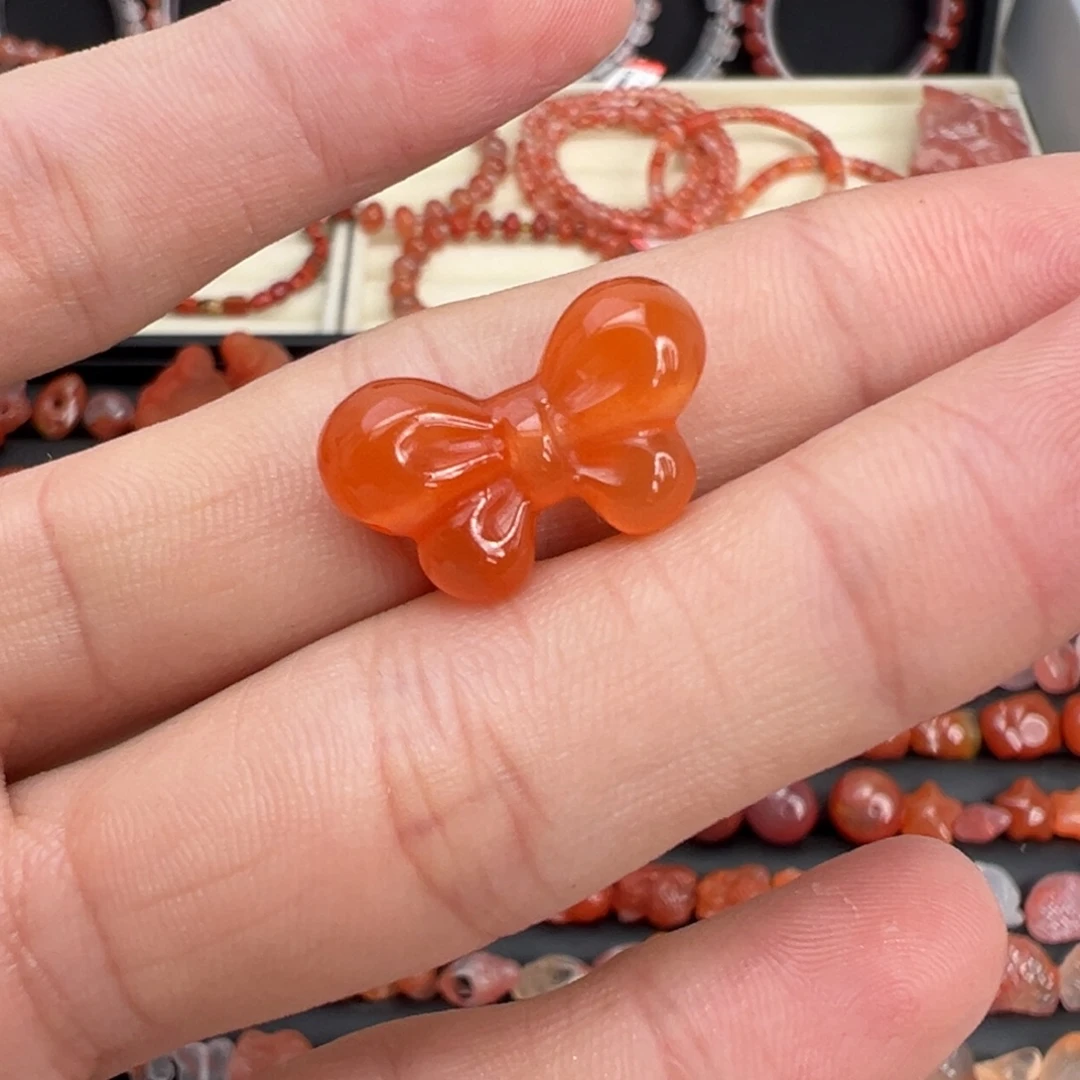 南红玛瑙未镶嵌颈饰蝴蝶结