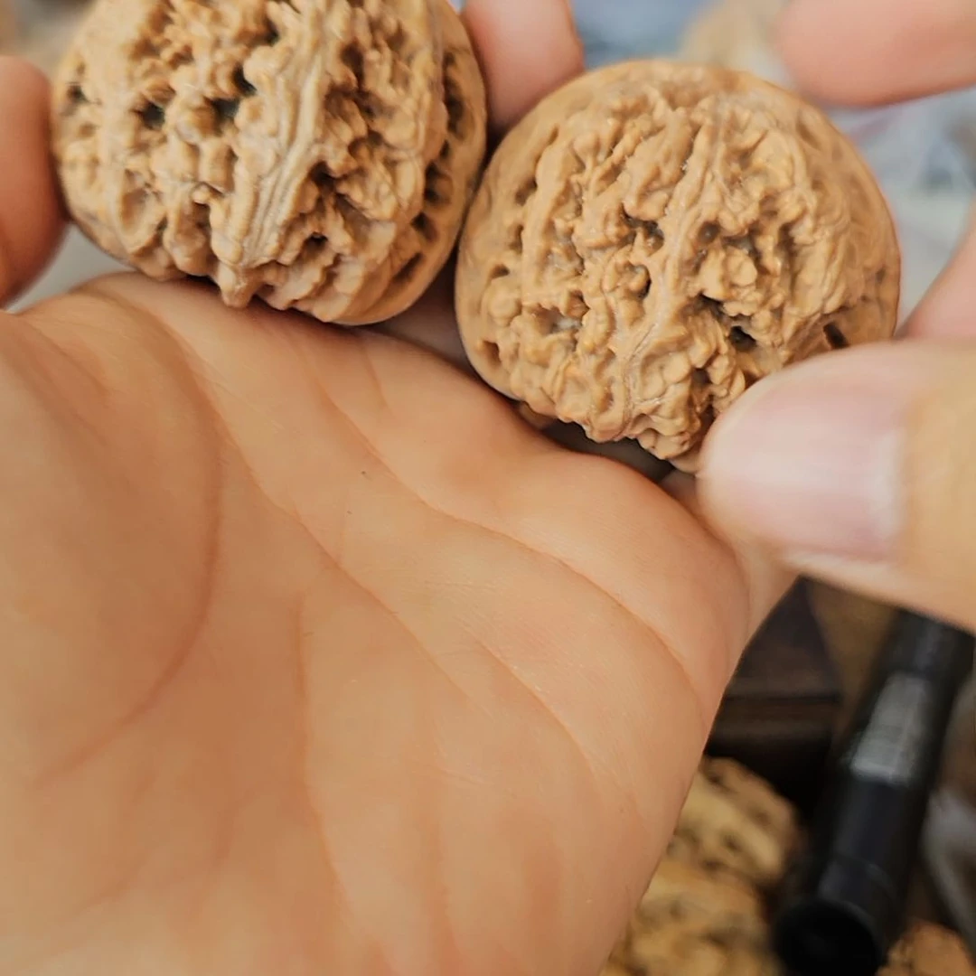 文玩核桃吊坠43+5粗筋