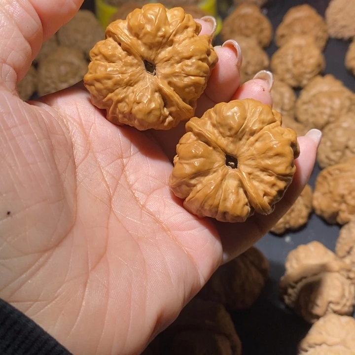 文玩核桃吊坠廊****鱼蛤蟆头39