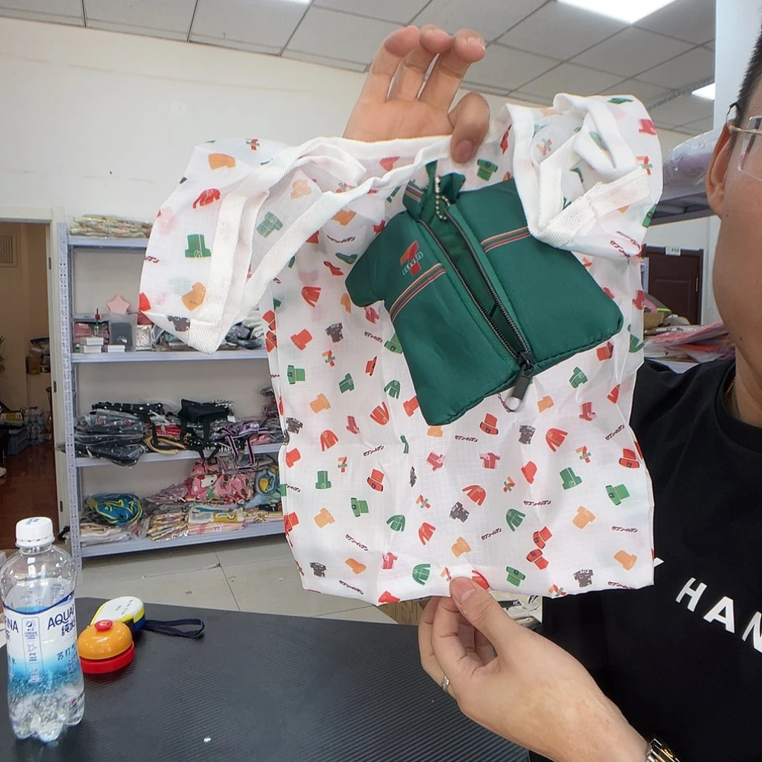 PU化妆包等各种产品