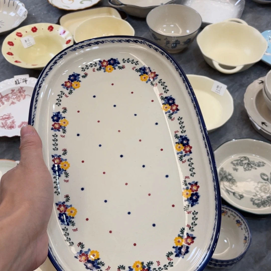陶瓷微瑕餐具介意勿拍，满18飞！