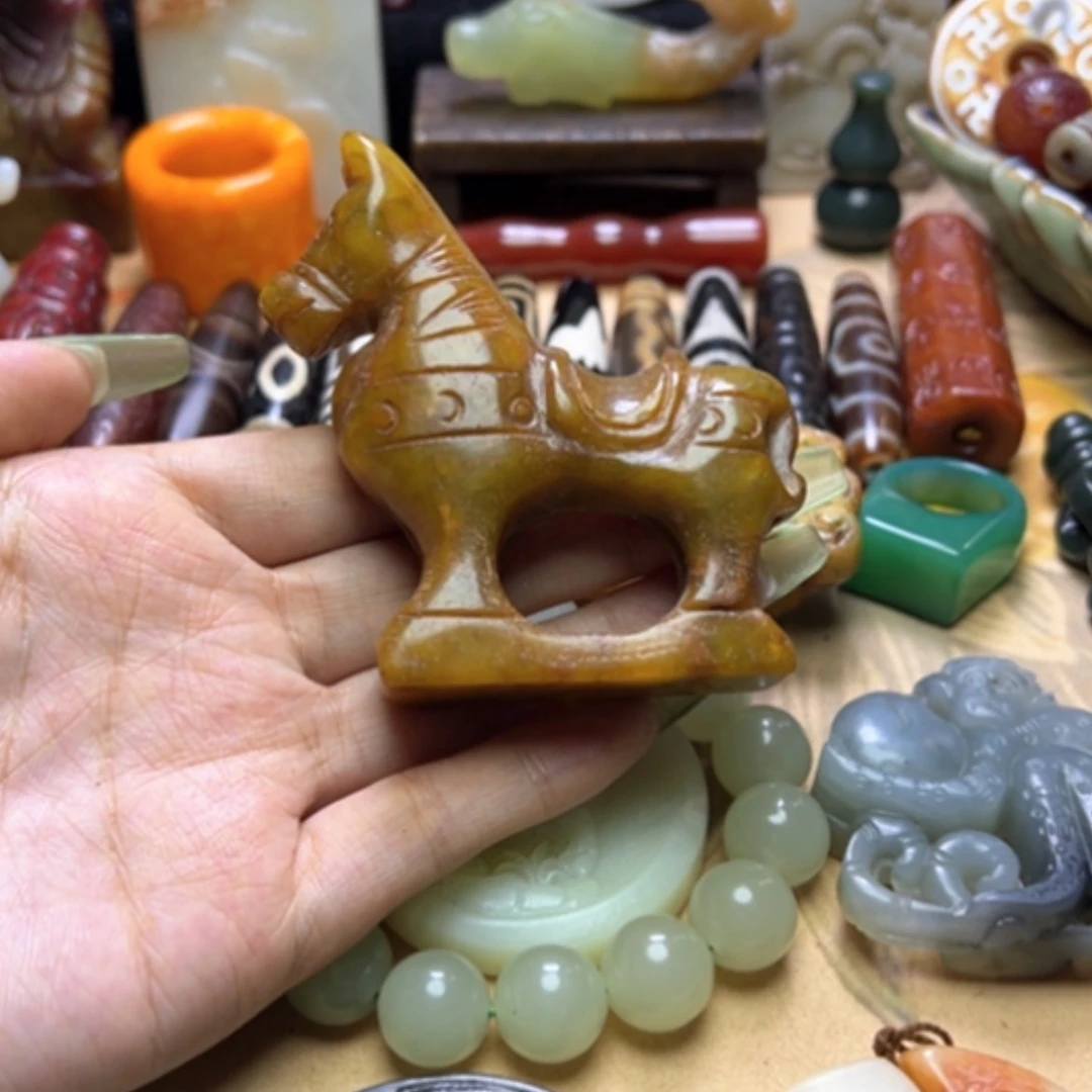 【闪购商品】蛇纹石玉未镶嵌颈饰