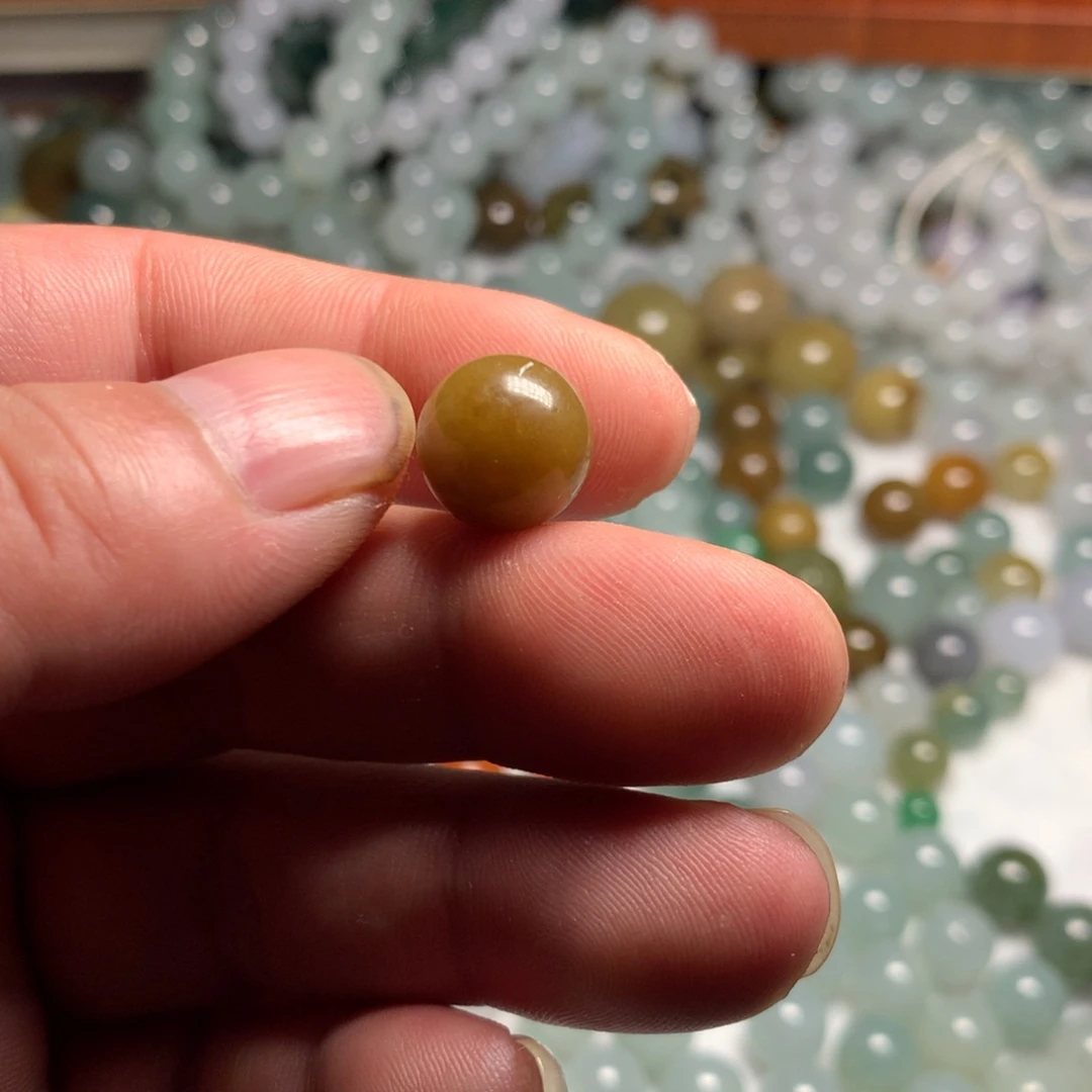 自***律翡翠散珠珠子一颗