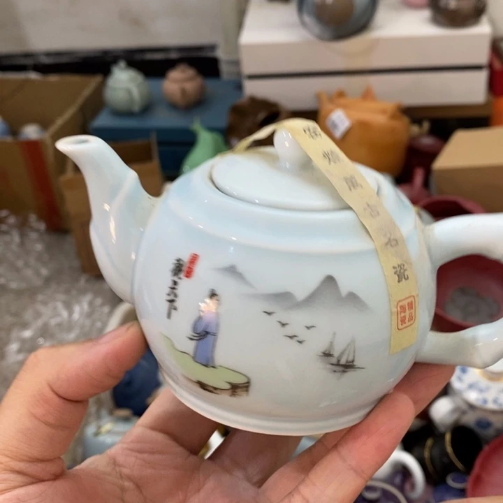 陶瓷艺术品及陶瓷壶